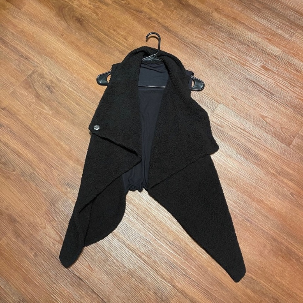 ALO Yoga Fur Vest 💕🖤💕